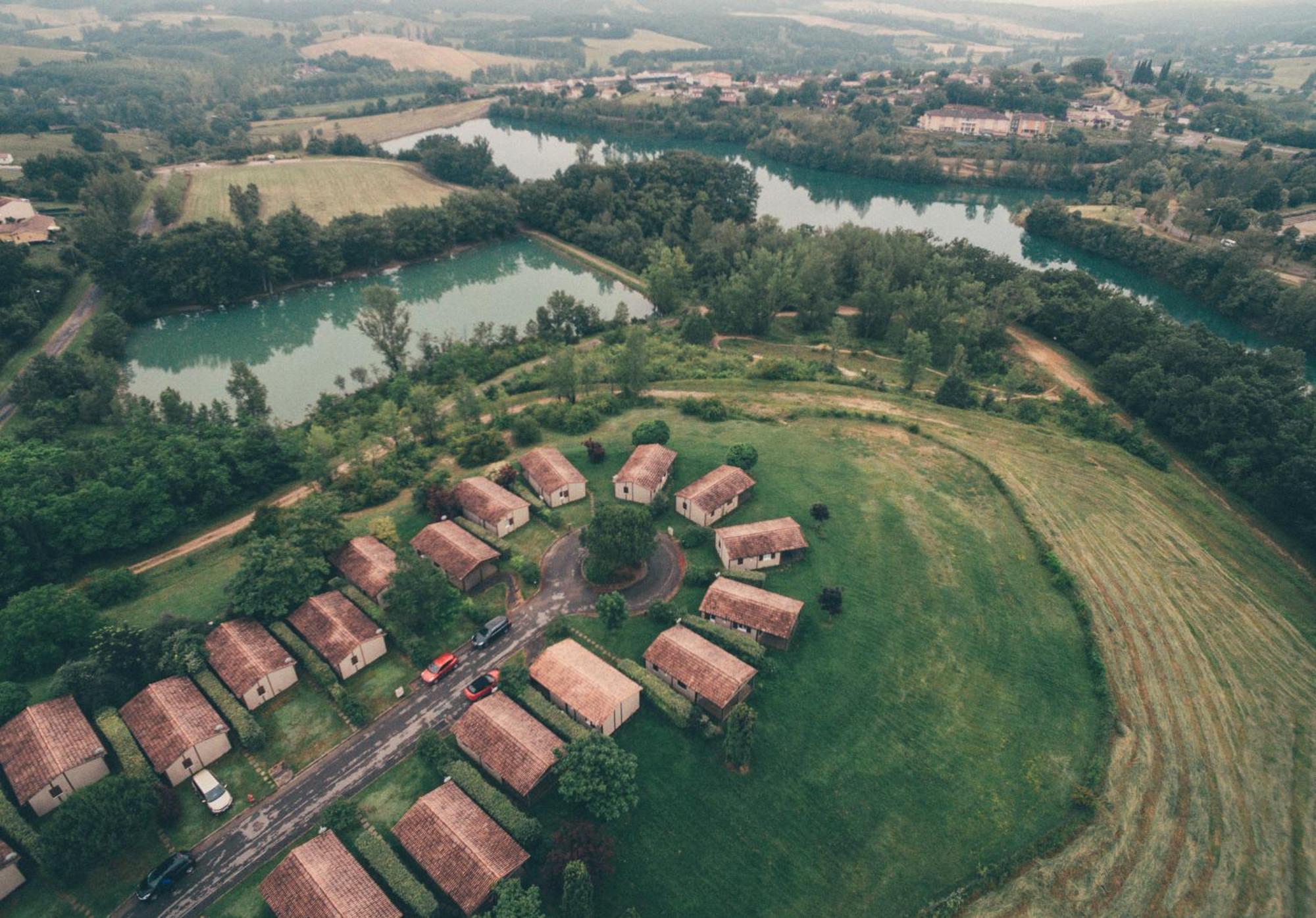 Terres De France - Les Hameaux Des Lacs Monclar-de-Quercy Екстериор снимка
